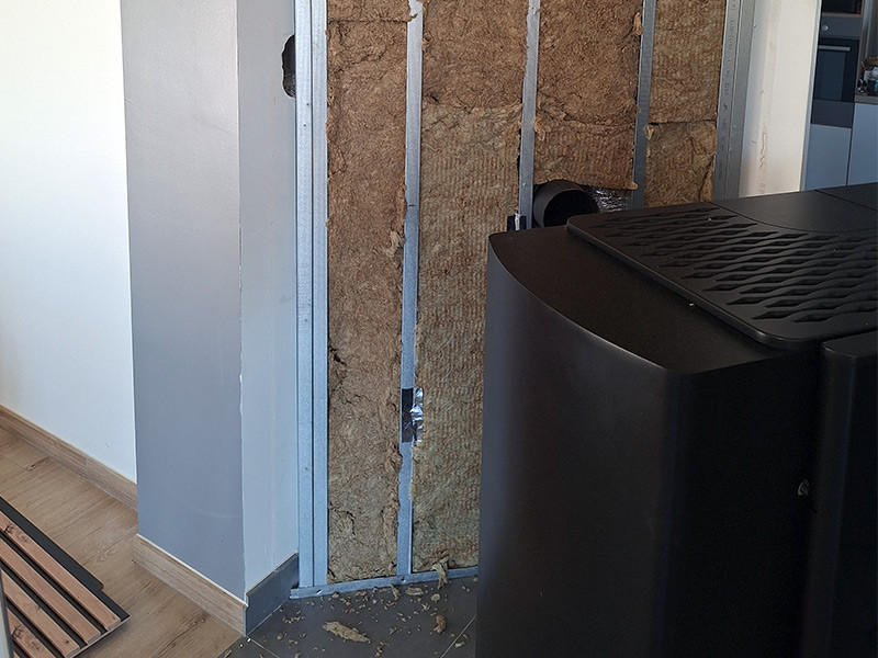 Installation d’un poêle mixte bois et granulés