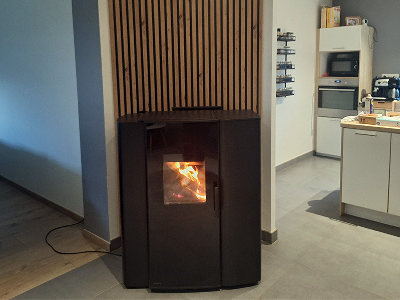 Installation d’un poêle mixte bois et granulés